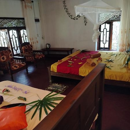 Surf Paradise Tangalle Bagian luar foto