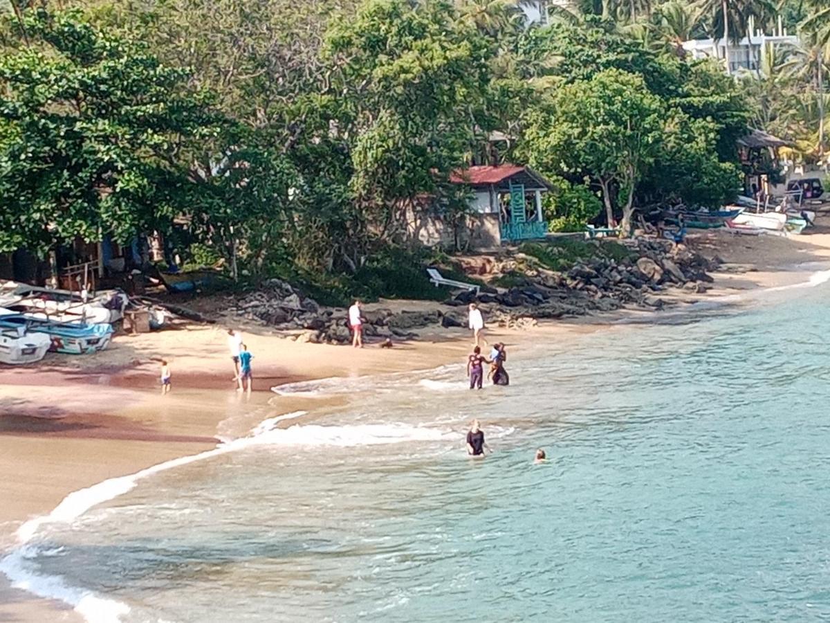 Surf Paradise Tangalle Bagian luar foto