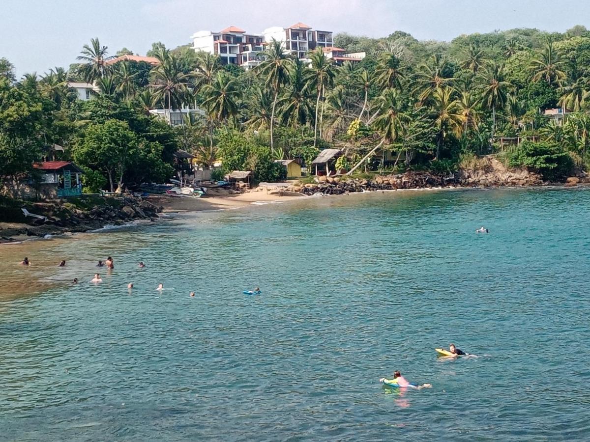 Surf Paradise Tangalle Bagian luar foto