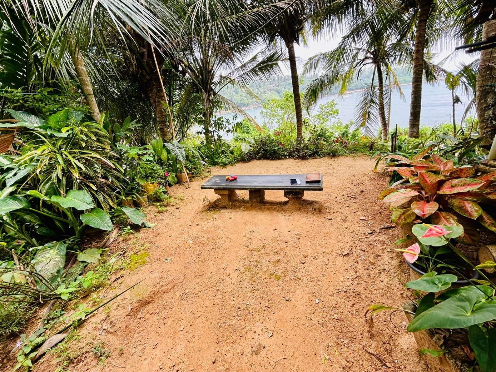 Surf Paradise Tangalle Bagian luar foto