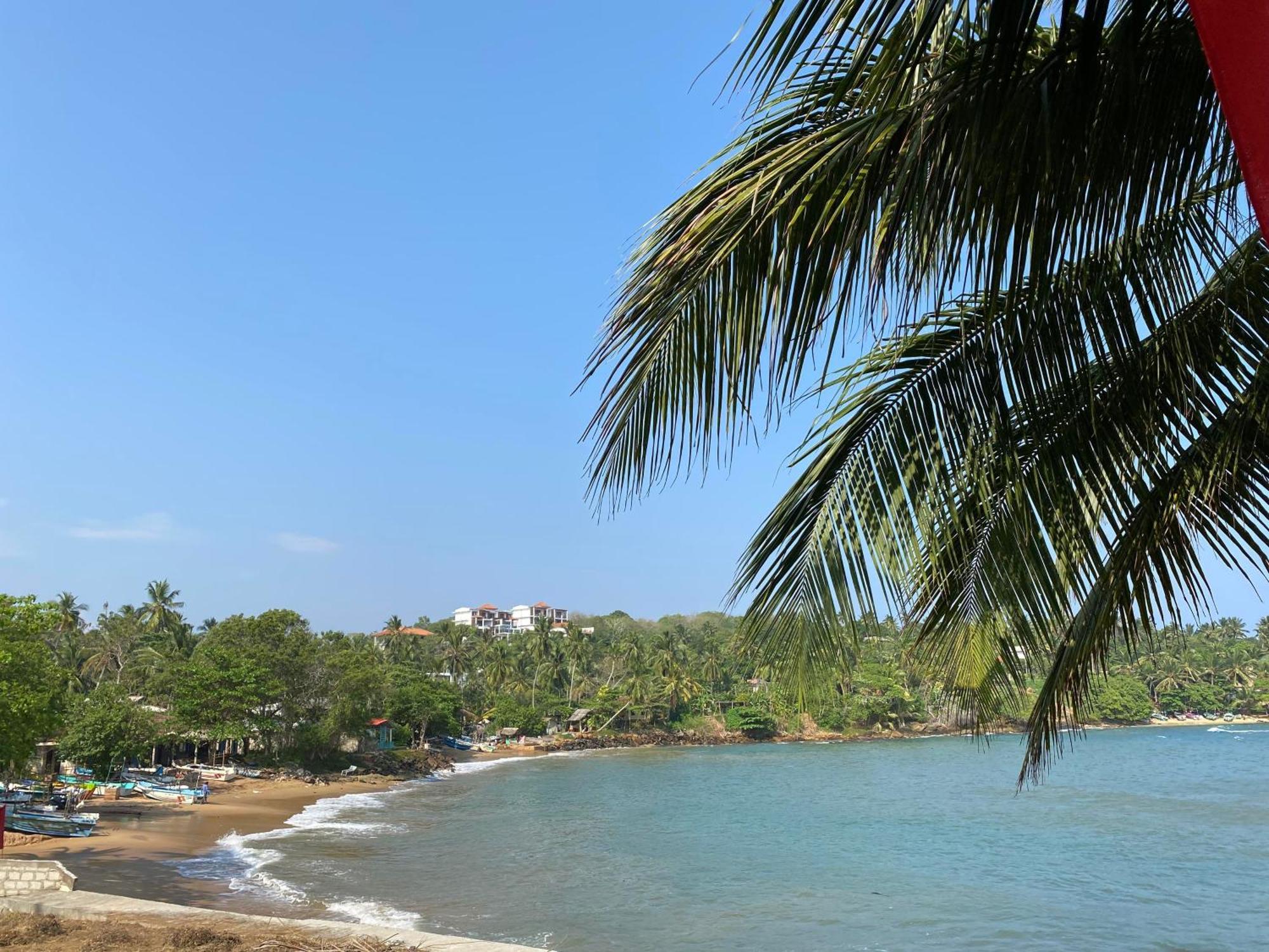 Surf Paradise Tangalle Bagian luar foto