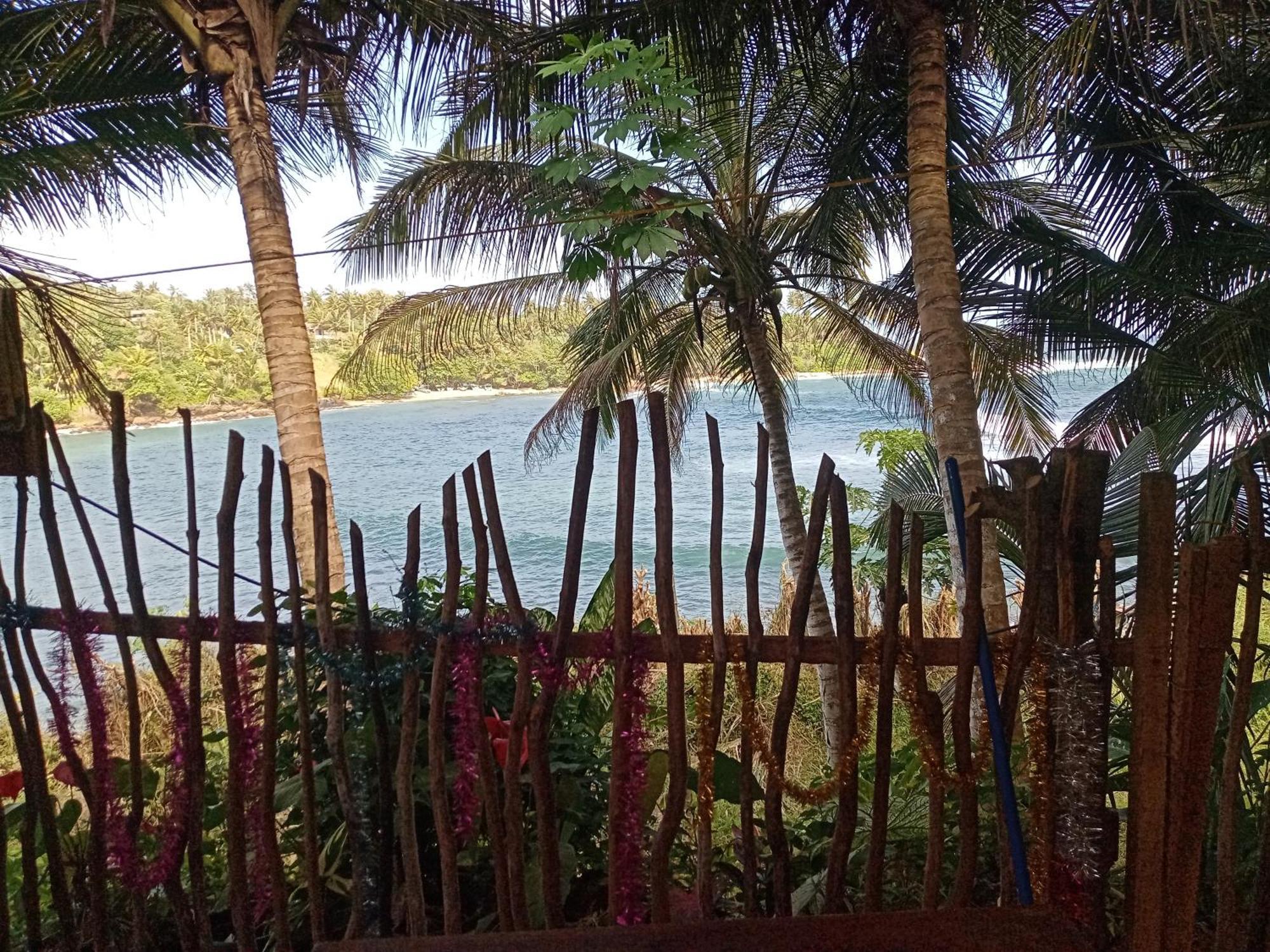 Surf Paradise Tangalle Bagian luar foto