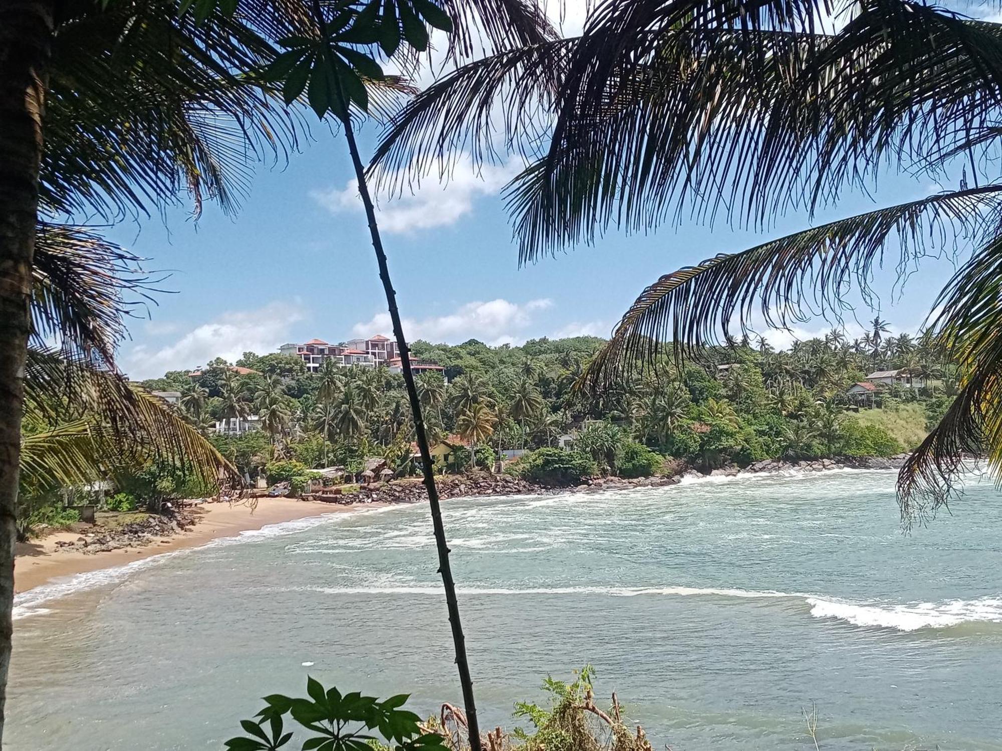 Surf Paradise Tangalle Bagian luar foto